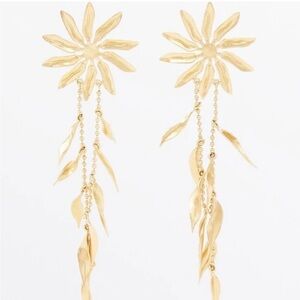 Massimo Dutti NWT gold plated flower dangle earrings